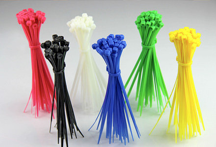 How to choose nylon cable ties? Three key selection dimensions from temperature to load-bearing capacity